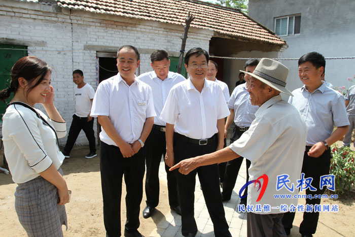 縣委書記姬脈常到白云寺開展“三·五”基層工作日活動(dòng) 縣委書記姬脈常到白云寺開展“三·五”基層工作日活動(dòng)