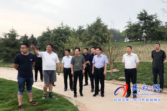 縣委書記姬脈常調(diào)研安瀾湖公園工程進展情況