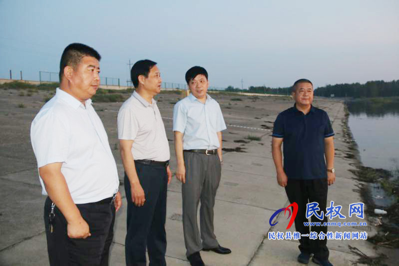 市民政局長于水旺到我縣調(diào)研防汛救災工作 市民政局長于水旺到我縣調(diào)研防汛救災工作