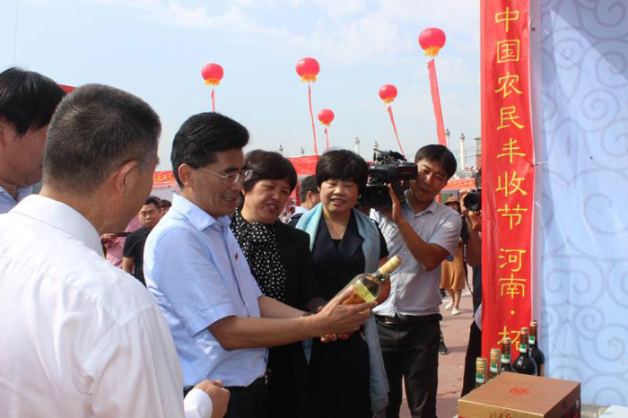 民權(quán)縣參加商丘(柘城)分會(huì)場(chǎng)舉辦的“河南省首屆中國農(nóng)民豐收節(jié)” 民權(quán)縣參加商丘(柘城)分會(huì)場(chǎng)舉辦的“河南省首屆中國農(nóng)民豐收節(jié)”