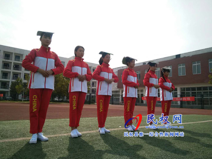 青年志愿者爭分奪秒訓(xùn)練  最美姿態(tài)迎接“糧博會” 青年志愿者爭分奪秒訓(xùn)練  最美姿態(tài)迎接“糧博會”
