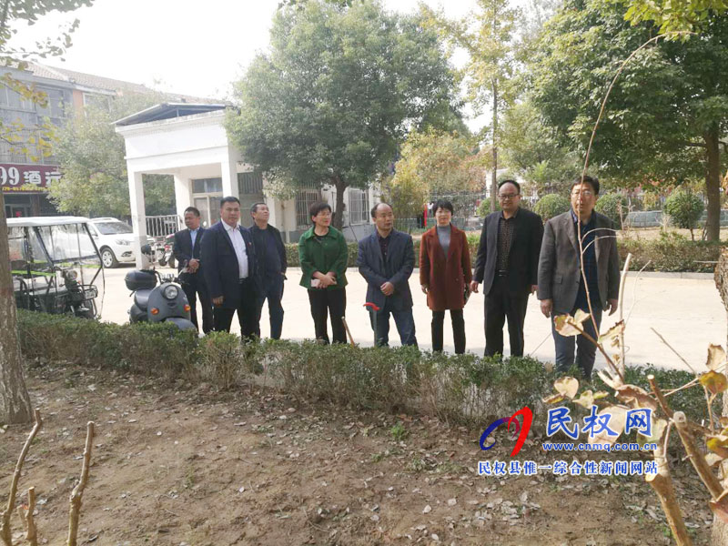 省專家組對我縣園林單位(小區(qū))及綠化達(dá)標(biāo)道路進(jìn)行考核驗收 省專家組對我縣園林單位(小區(qū))及綠化達(dá)標(biāo)道路進(jìn)行考核驗收