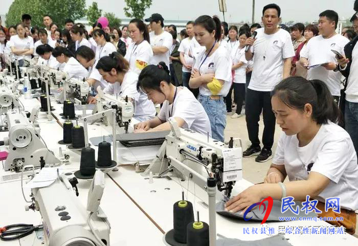 高新區(qū)內(nèi)企業(yè)河南嘉祥袋業(yè)有限公司開(kāi)展“五一”運(yùn)動(dòng)會(huì)活動(dòng) 高新區(qū)內(nèi)企業(yè)河南嘉祥袋業(yè)有限公司開(kāi)展“五一”運(yùn)動(dòng)會(huì)活動(dòng)