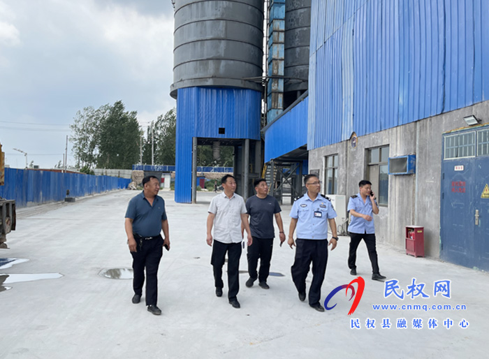 莊子鎮(zhèn)黨委書記安永超到域內企業(yè)和重點場所督導檢查安全生產工作 莊子鎮(zhèn)黨委書記安永超到域內企業(yè)和重點場所督導檢查安全生產工作