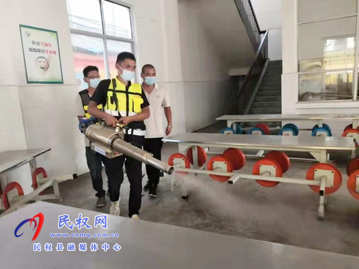 民權斑馬應急救援隊到王莊寨鎮(zhèn)義務消殺  助力疫情防控 民權斑馬應急救援隊到王莊寨鎮(zhèn)義務消殺  助力疫情防控
