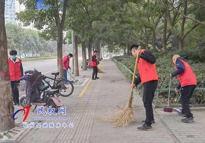 民權(quán)縣委統(tǒng)戰(zhàn)部開展環(huán)境衛(wèi)生清掃志愿服務(wù)活動 民權(quán)縣委統(tǒng)戰(zhàn)部開展環(huán)境衛(wèi)生清掃志愿服務(wù)活動
