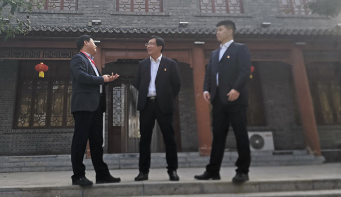  縣委常委、統(tǒng)戰(zhàn)部長李君督導全國文明城市創(chuàng)建工作