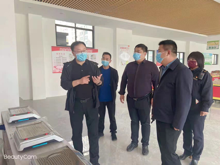 縣委副書記栗團(tuán)結(jié)暗訪全國文明城市創(chuàng)建工作 縣委副書記栗團(tuán)結(jié)暗訪全國文明城市創(chuàng)建工作