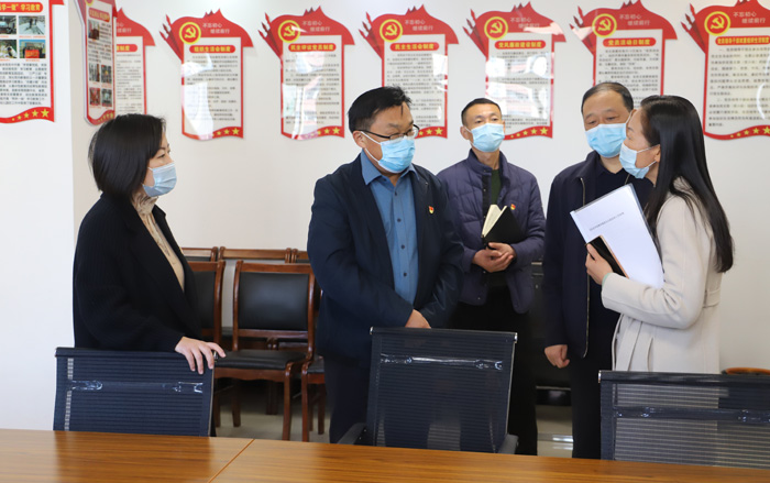縣委常委、宣傳部長、副縣長畢道喜查看疫情防控工作