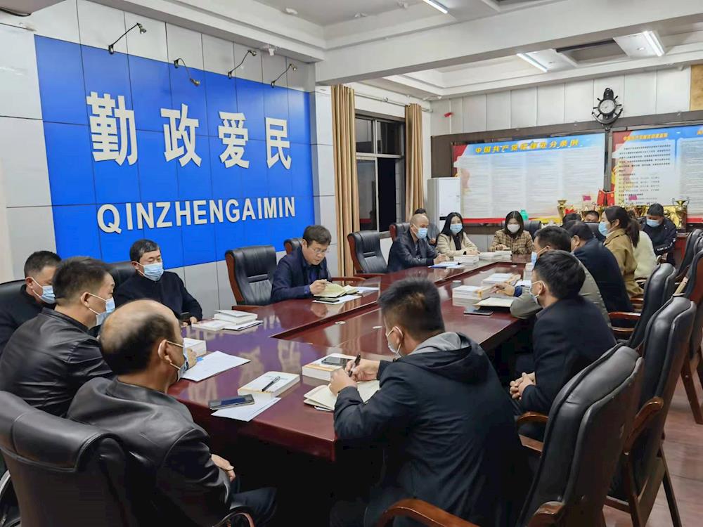 綠洲街道傳達(dá)貫徹省、市、縣新冠肺炎疫情防控工作會(huì)議和全縣淘汰國(guó)三及以下排放標(biāo)準(zhǔn)營(yíng)運(yùn)柴油貨車(chē)工作推進(jìn)會(huì)精