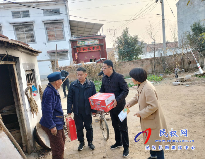 寒冬送份溫暖 真情留在幫扶村 寒冬送份溫暖 真情留在幫扶村