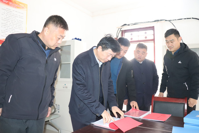 縣委常委、政法委書記陳鴻志調(diào)研指導(dǎo)“三零”創(chuàng)建工作