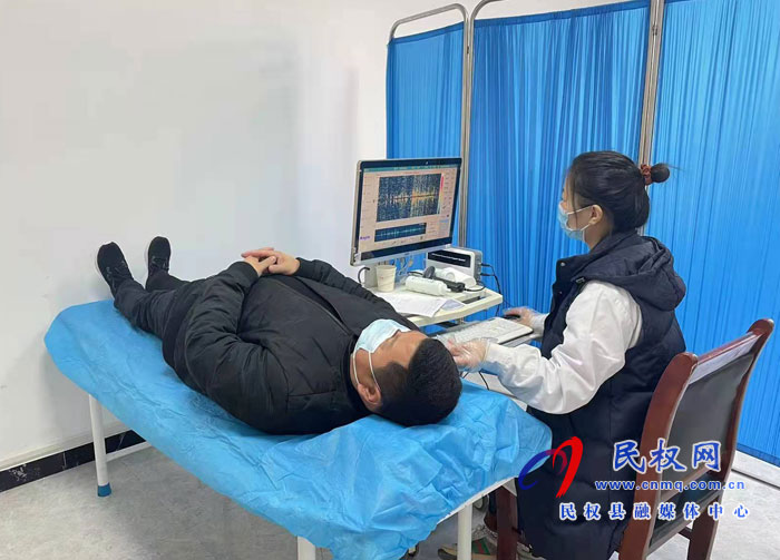縣委人才辦為專業(yè)技術(shù)拔尖人才進行健康體檢 縣委人才辦為專業(yè)技術(shù)拔尖人才進行健康體檢