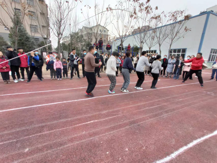 慶“元旦”民權(quán)南華學(xué)校舉行教職工趣味運(yùn)動(dòng)會(huì) 慶“元旦”民權(quán)南華學(xué)校舉行教職工趣味運(yùn)動(dòng)會(huì)