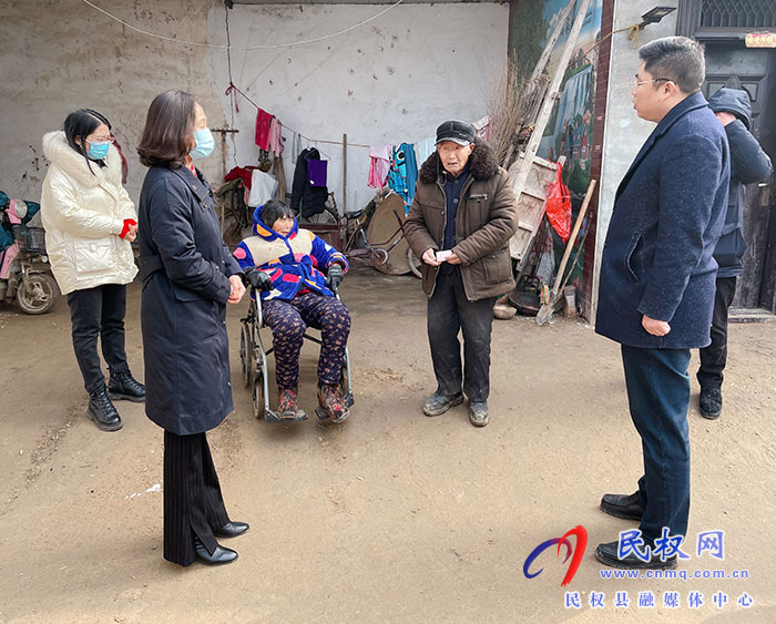 團(tuán)委、婦聯(lián)節(jié)前慰問(wèn)老黨員，春節(jié)情暖群眾心