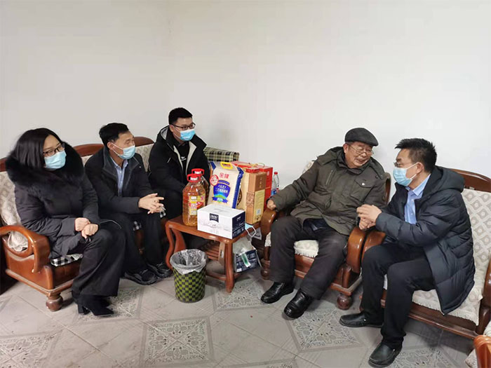 縣畜牧發(fā)展服務(wù)中心看望慰問離退休老干部 縣畜牧發(fā)展服務(wù)中心看望慰問離退休老干部