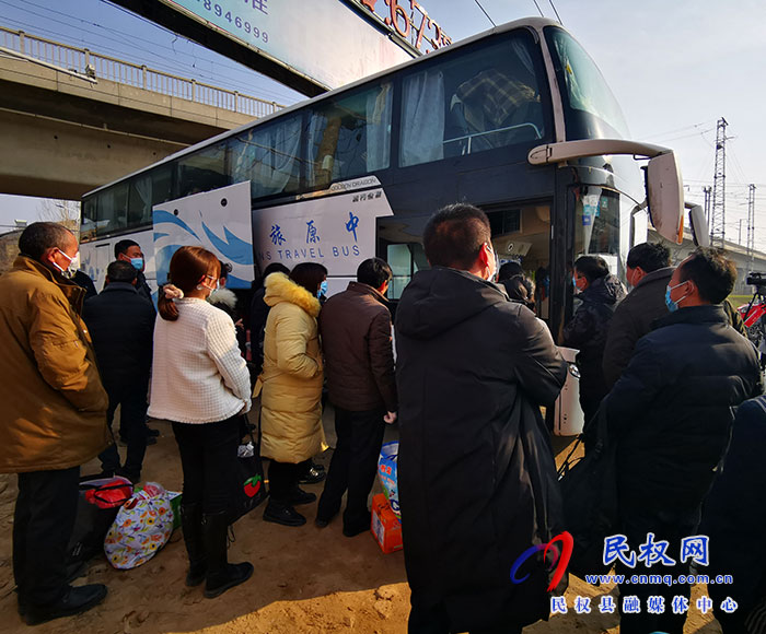民權(quán)縣人社局組織首批農(nóng)民工有序返崗復(fù)工 民權(quán)縣人社局組織首批農(nóng)民工有序返崗復(fù)工