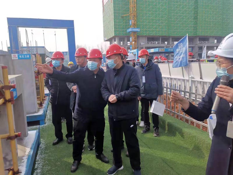 縣住建局組織召開2022年全縣建設(shè)工程質(zhì)量、安全、揚(yáng)塵防控暨標(biāo)準(zhǔn)化工地現(xiàn)場觀摩會