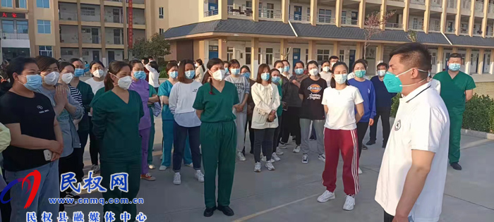 民權(quán)縣衛(wèi)健委機關(guān)黨委書記、黨組成員、副主任孫濤到永城市慰問民權(quán)縣支援永城核酸采樣隊人員