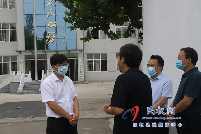 縣委書記張團結督導疫情防控工作