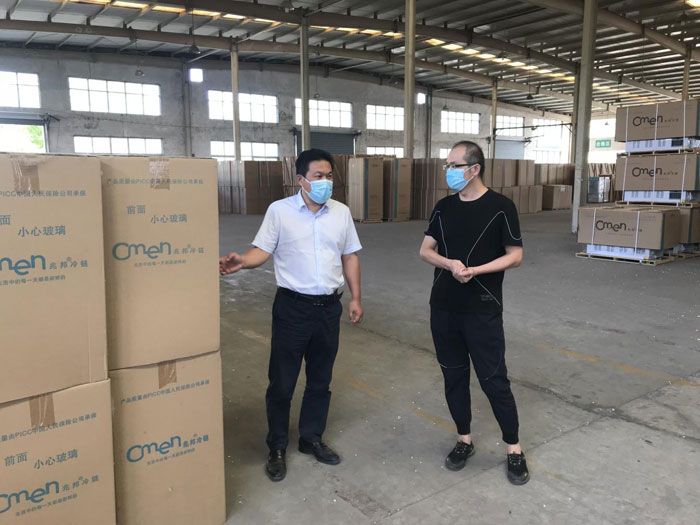 縣委常委、縣委辦公室主任吳杰深入聯(lián)系企業(yè)開展“萬(wàn)人助萬(wàn)企”活動(dòng)