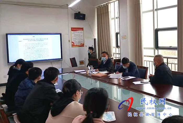 縣委常委、宣傳部長(zhǎng)、副縣長(zhǎng)畢道喜督導(dǎo)檢查創(chuàng)建全國(guó)文明城市網(wǎng)上資料申報(bào)工作