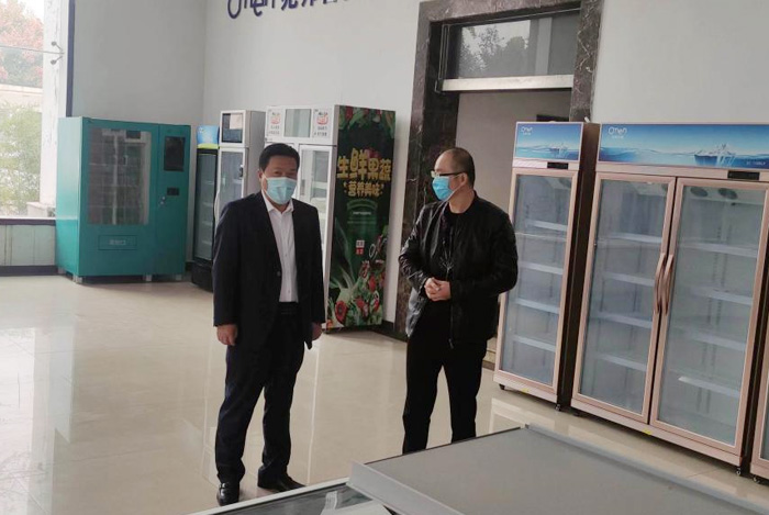 縣委常委、縣委辦公室主任吳杰深入企業(yè)開展“萬人助萬企”活動