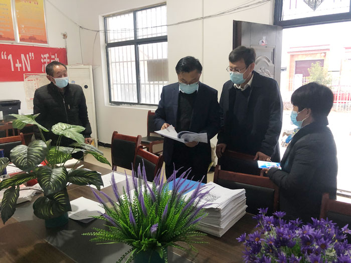 縣委常委、宣傳部長(zhǎng)、副縣長(zhǎng)畢道喜到王橋鎮(zhèn)督導(dǎo)鞏固拓展脫貧攻堅(jiān)、人居環(huán)境整治和改廁工作