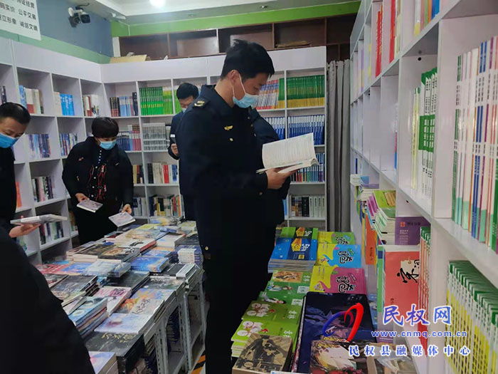 民權(quán)縣文化市場綜合行政執(zhí)法大隊(duì)開展“掃黃打非”執(zhí)法行動 民權(quán)縣文化市場綜合行政執(zhí)法大隊(duì)開展“掃黃打非”執(zhí)法行動