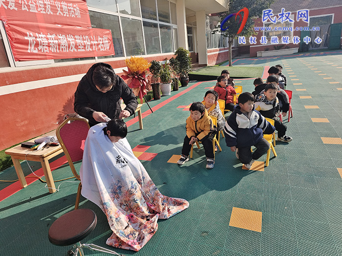 龍?zhí)伶?zhèn):文化站組織“二月二龍?zhí)ь^” 志愿服務(wù)暖心頭 龍?zhí)伶?zhèn):文化站組織“二月二龍?zhí)ь^” 志愿服務(wù)暖心頭