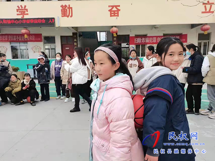 人和鎮(zhèn)中心小學(xué)舉辦春季運(yùn)動會 人和鎮(zhèn)中心小學(xué)舉辦春季運(yùn)動會