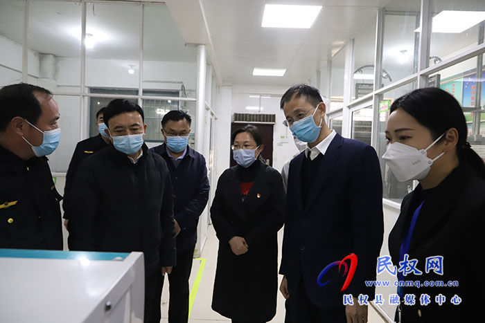 副市長(zhǎng)袁道強(qiáng)蒞民調(diào)研督導(dǎo)食品安全“兩個(gè)責(zé)任”落實(shí)情況 副市長(zhǎng)袁道強(qiáng)蒞民調(diào)研督導(dǎo)食品安全“兩個(gè)責(zé)任”落實(shí)情況