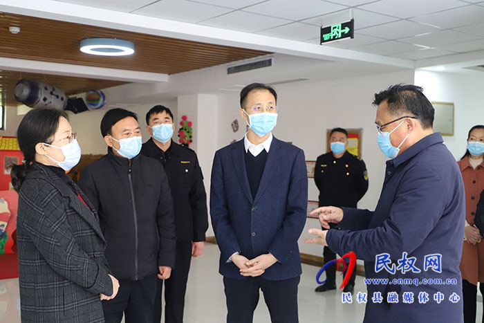 副市長(zhǎng)袁道強(qiáng)蒞民調(diào)研督導(dǎo)食品安全“兩個(gè)責(zé)任”落實(shí)情況 副市長(zhǎng)袁道強(qiáng)蒞民調(diào)研督導(dǎo)食品安全“兩個(gè)責(zé)任”落實(shí)情況