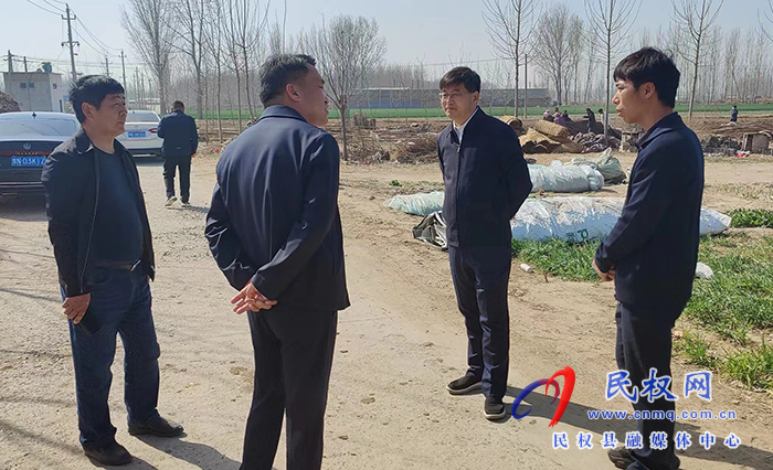 市人大常委會副主任、縣委書記張團結到伯黨鄉(xiāng)督導耕地保護和信訪維穩(wěn)工作