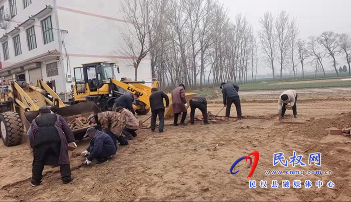 龍?zhí)伶?zhèn):亂占耕地“零容忍” 嚴(yán)守紅線不放松 龍?zhí)伶?zhèn):亂占耕地“零容忍” 嚴(yán)守紅線不放松