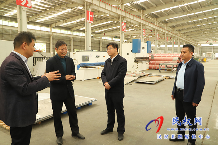 市人大常委會(huì)副主任、縣委書記張團(tuán)結(jié)開展企業(yè)服務(wù)日活動(dòng)
