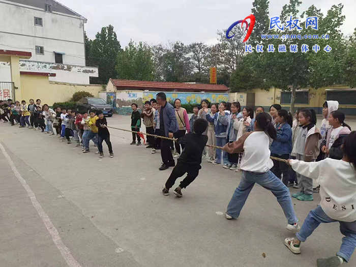伯黨鄉(xiāng)中心校組織開展“愛心傳遞情暖校園”主題班會活動 伯黨鄉(xiāng)中心校組織開展“愛心傳遞情暖校園”主題班會活動