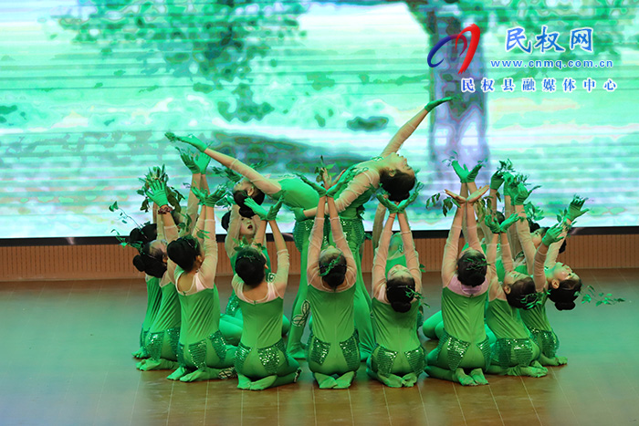 民權(quán)縣慶?！拔逡弧眲趧?dòng)節(jié)“五四”青年節(jié)職工文藝匯演舉行