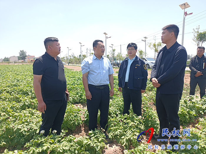 縣委常委、組織部長(zhǎng)王義彬調(diào)研指導(dǎo)“五星”支部創(chuàng)建工作