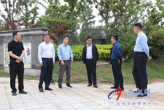 縣委常委、宣傳部長(zhǎng)、副縣長(zhǎng)畢道喜調(diào)研城市書(shū)房選址工作