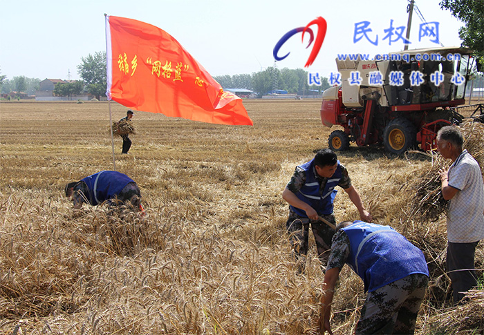 褚廟鄉(xiāng)網格員筑牢秸稈禁燒“防火墻” 褚廟鄉(xiāng)網格員筑牢秸稈禁燒“防火墻”