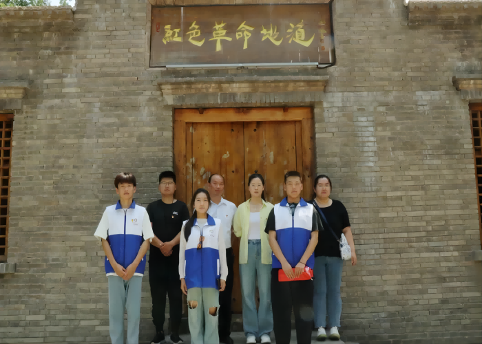 同心向黨繪長(zhǎng)卷 緬懷先輩慶七一 —— 河南機(jī)電職業(yè)學(xué)院設(shè)計(jì)學(xué)院奔赴民權(quán)縣開(kāi)展2023年暑期“三下鄉(xiāng)”社會(huì)實(shí)踐活動(dòng) 同心向黨繪長(zhǎng)卷 緬懷先輩慶七一 —— 河南機(jī)電職業(yè)學(xué)院設(shè)計(jì)學(xué)院奔赴民權(quán)縣開(kāi)展2023年暑期“三下鄉(xiāng)”社會(huì)實(shí)踐活動(dòng)