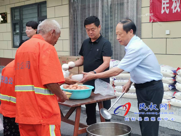 民權(quán)縣總工會開展“愛心早餐”活動 民權(quán)縣總工會開展“愛心早餐”活動