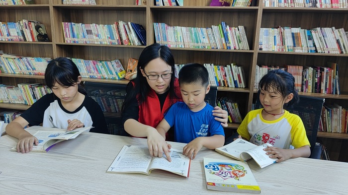 雙塔鎮(zhèn):書香伴暑假 閱讀伴成長(zhǎng) 雙塔鎮(zhèn):書香伴暑假 閱讀伴成長(zhǎng)