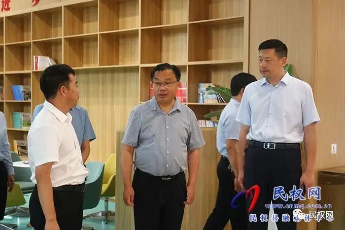 縣委常委、宣傳部長(zhǎng)、副縣長(zhǎng)畢道喜調(diào)研書香民權(quán)建設(shè)情況