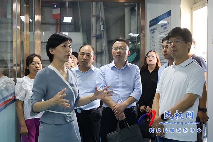 湯陰縣考察組到我縣保稅物流中心考察學(xué)習(xí)                       湯陰縣考察組到我縣保稅物流中心考察學(xué)習(xí)