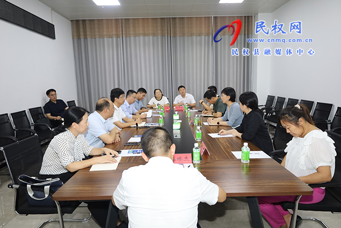 湯陰縣考察組到我縣保稅物流中心考察學(xué)習(xí)                       湯陰縣考察組到我縣保稅物流中心考察學(xué)習(xí)