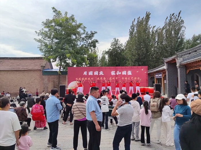 雙塔鎮(zhèn):開展“月圓國慶·家和國盛”文藝匯演活動 雙塔鎮(zhèn):開展“月圓國慶·家和國盛”文藝匯演活動