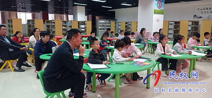 民權(quán)縣圖書館舉辦 “書香潤民權(quán)?畫筆繪童年”秋季公益繪畫培訓(xùn) 民權(quán)縣圖書館舉辦 “書香潤民權(quán)?畫筆繪童年”秋季公益繪畫培訓(xùn)