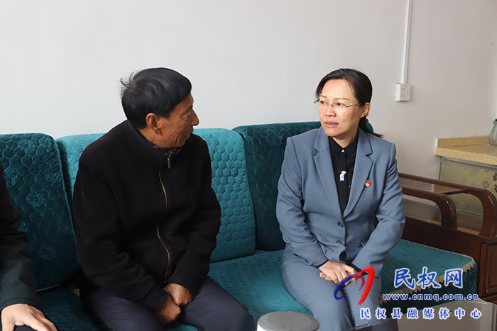 縣委書記王靜嫻開展黨的創(chuàng)新理論宣講活動(dòng)